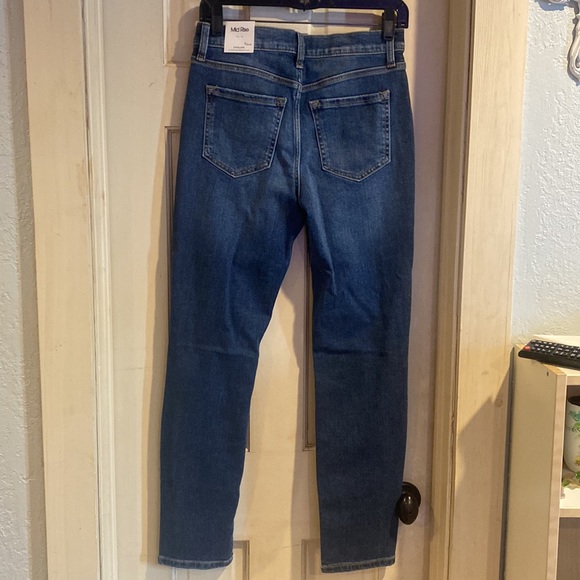 NWT Ripped Jeans - Picture 3 of 3